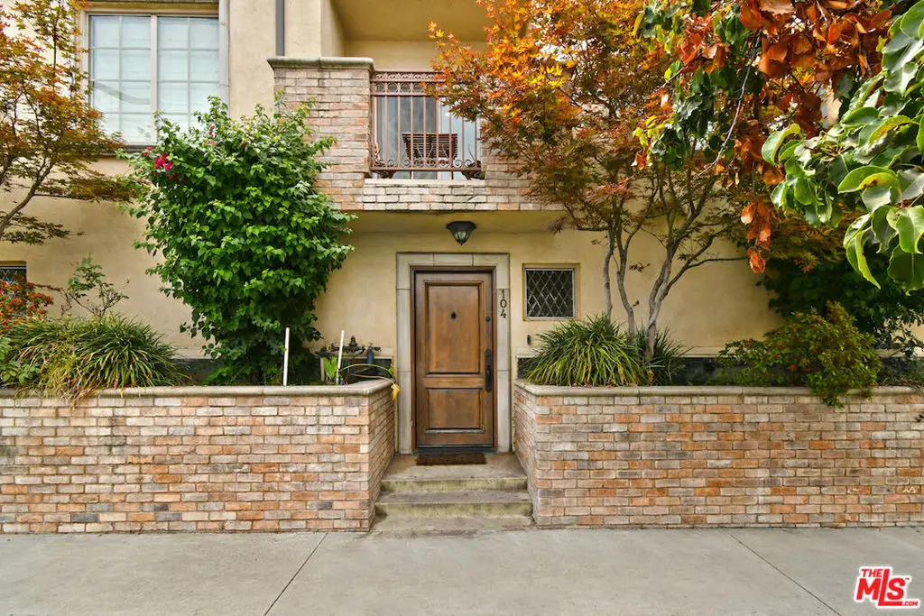 15248 Clark Street #104, Sherman Oaks, CA 91411 - Image #1