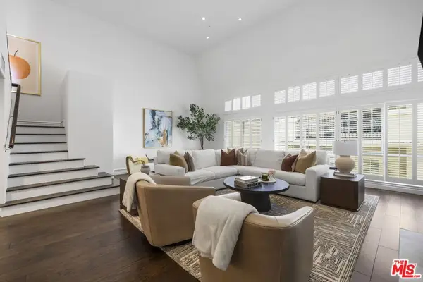 11690 Montana Avenue #306, Los Angeles, CA 90049