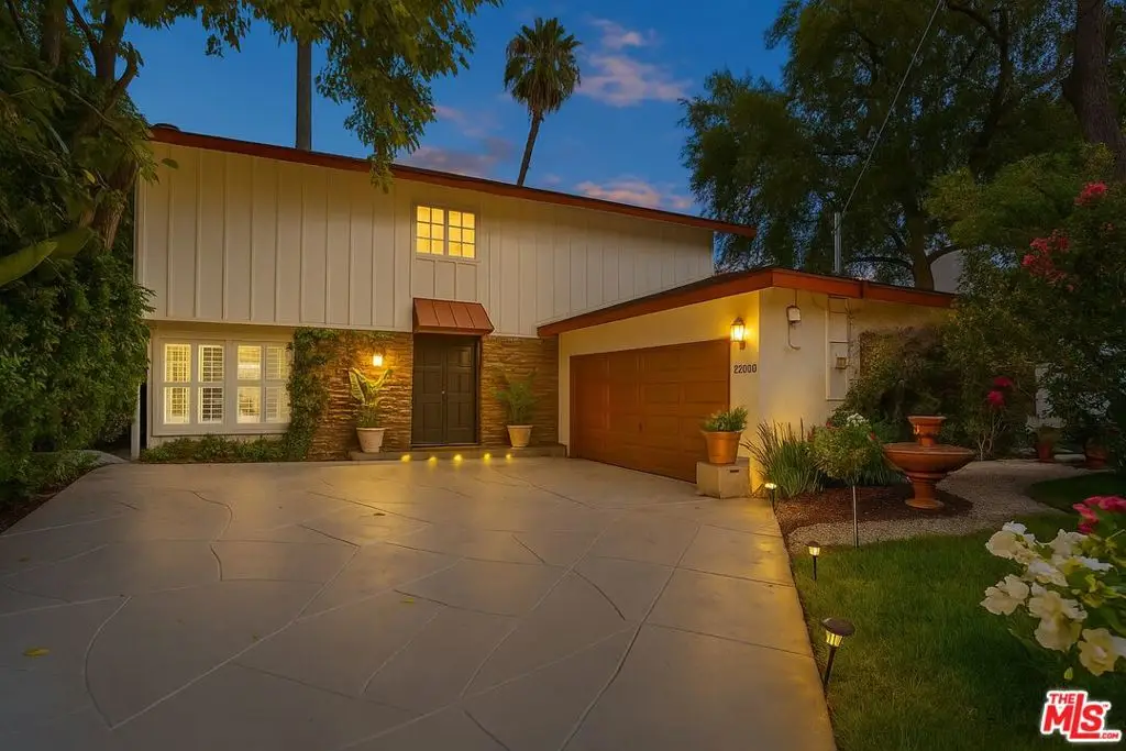 22620 Cavalier Street, Woodland Hills, CA 91364 - Image #1