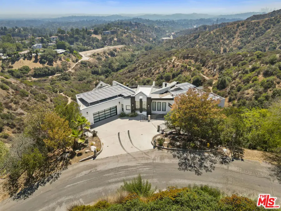 1562 Glen Oaks Boulevard, Pasadena, CA 91105 - #2