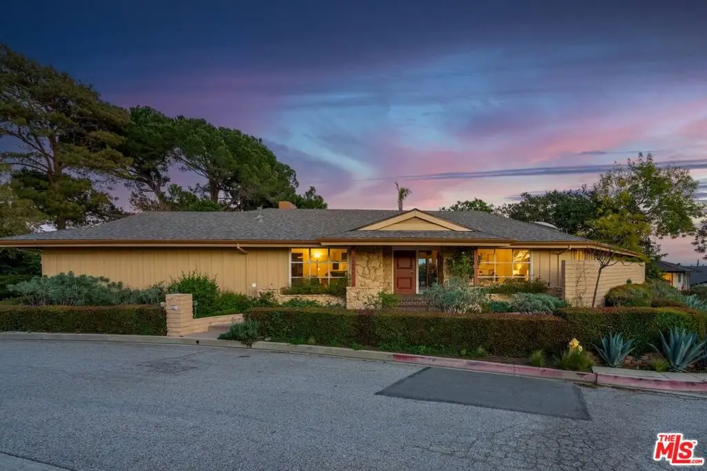 2200 Jeffersonia Way, Los Angeles, CA 90049 - #1