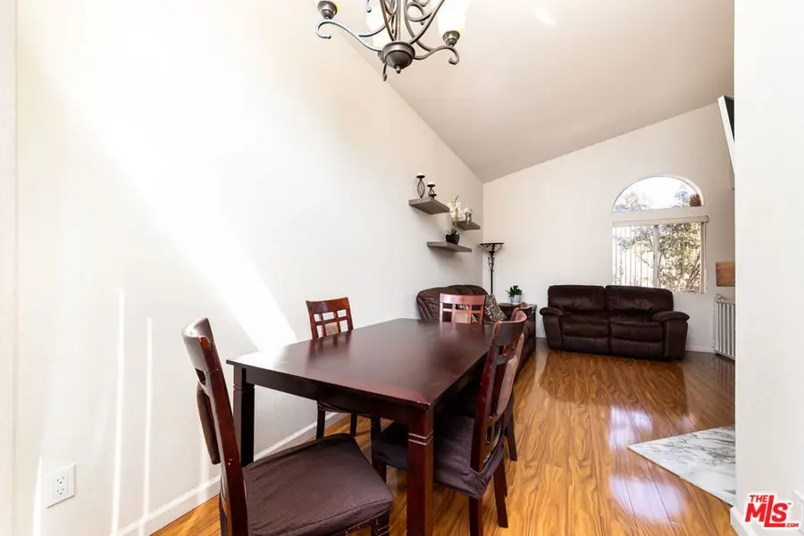 18738 Vista Del Canon #F, Newhall, CA 91321 - Image #2