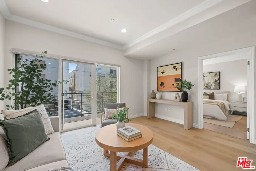 3061 W 12th Place #203, Los Angeles, CA 90006 - Image #2