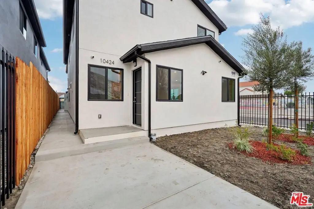 10420 Graham Avenue, Los Angeles, CA 90002 - Image #1