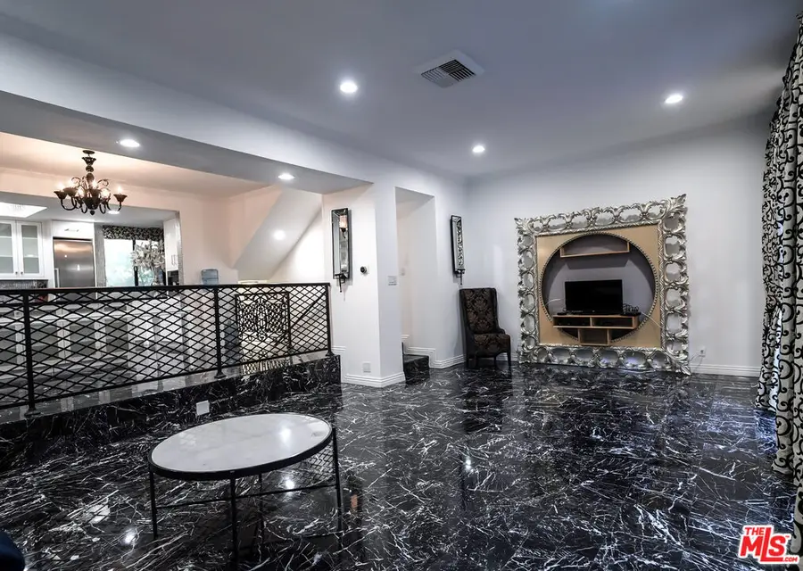 9321 Burton Way #A, Beverly Hills, CA 90210 - #3