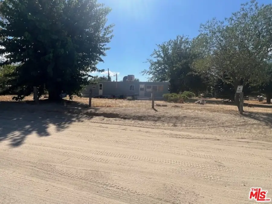 14140 Roberts Lane, Weldon, CA 93283 - Image #3