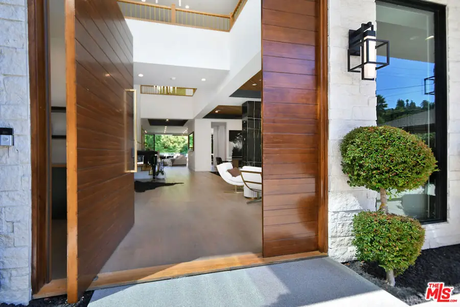 4544 Woodley Avenue, Encino, CA 91436 - #3