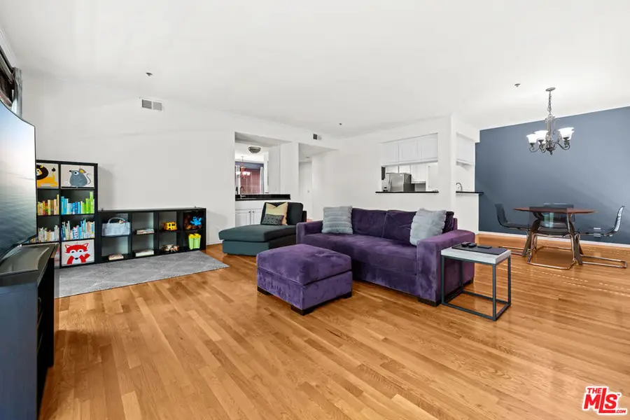 1401 S Bentley Avenue #202, Los Angeles, CA 90025 - #2