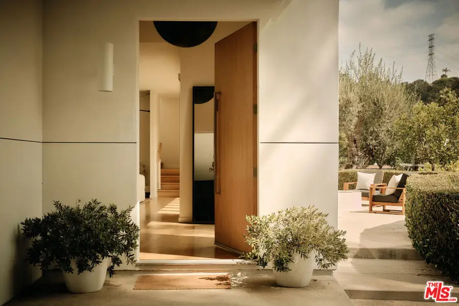 2635 Carman Crest Drive, Los Angeles, CA 90068 - Image #2