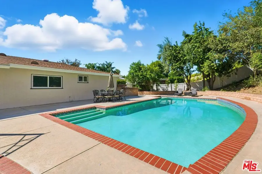 9446 Mclennan Avenue, Northridge, CA 91343 - Image #3