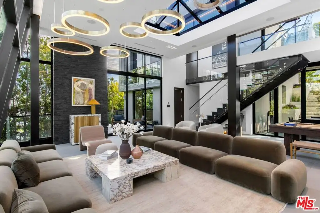 1317 Londonderry Place, Los Angeles, CA 90069 - Image #1