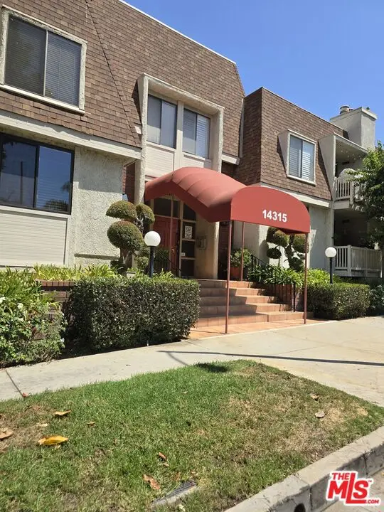 14315 Riverside Drive #105, Sherman Oaks, CA 91423 - #2