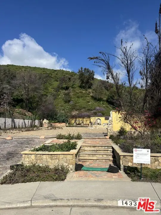 1433 Via Anita, Pacific Palisades, CA 90272 - Image #3