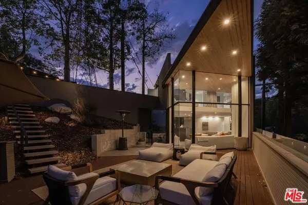 7187 Macapa Drive, Los Angeles, CA 90068