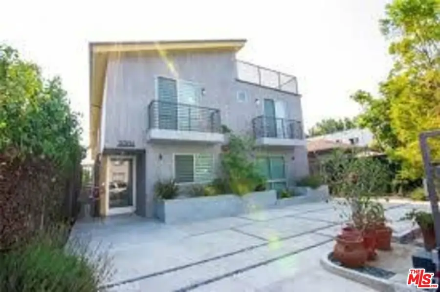 2006 S Corning Street, Los Angeles, CA 90034 - Image #2