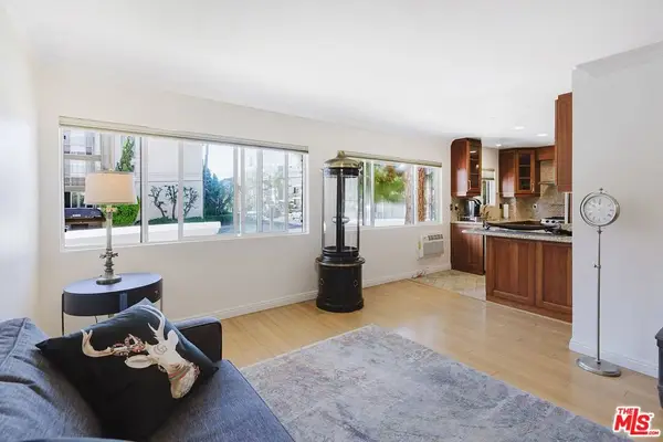 1154 S Barrington Avenue #101, Los Angeles, CA 90049