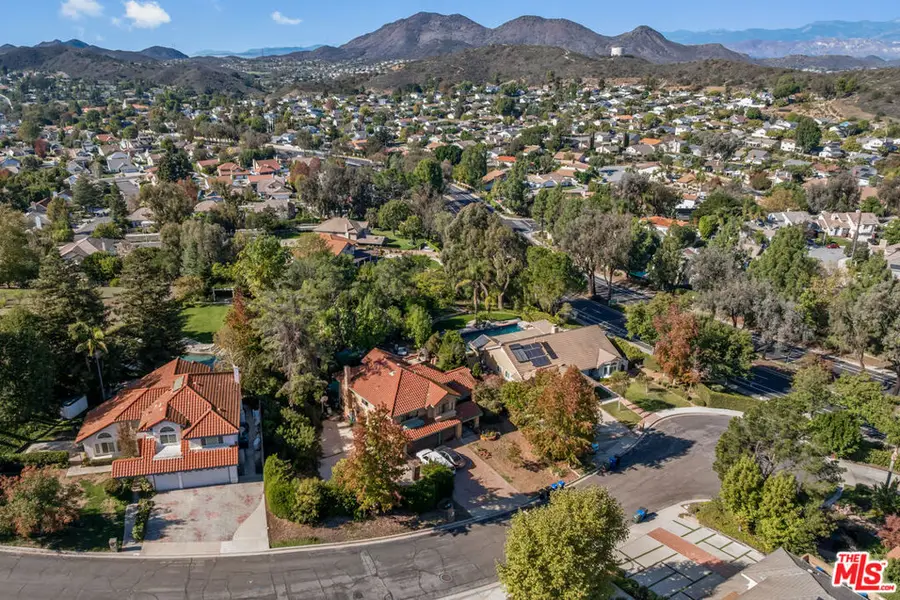 947 Golden Crest Avenue, Newbury Park, CA 91320 - Image #2