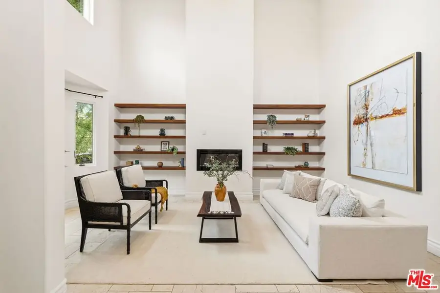 16655 La Maida Street, Encino, CA 91436 - Image #3