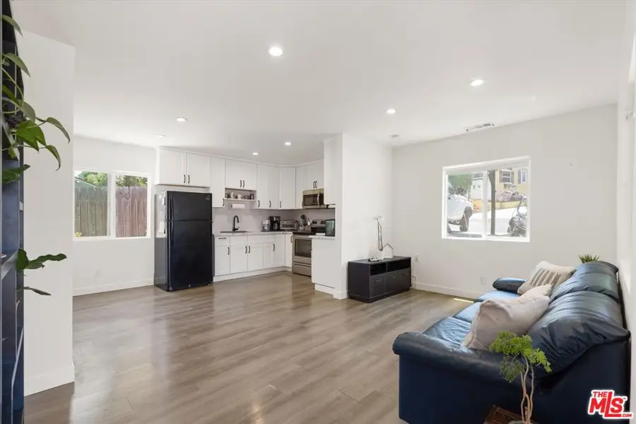 10648 Franlie Drive, Sunland, CA 91040 - Image #3