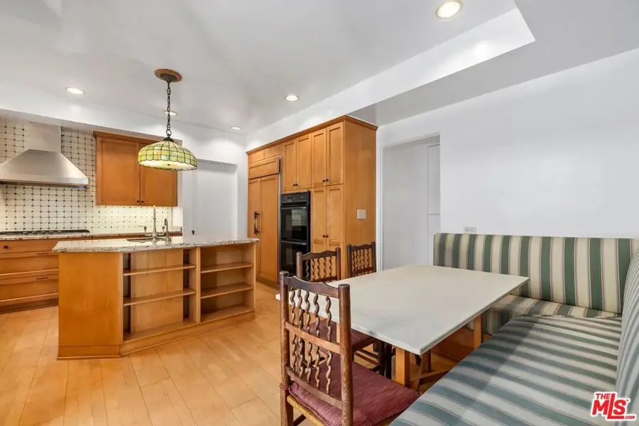 455 N Oakhurst Drive #3, Beverly Hills, CA 90210 - Image #2