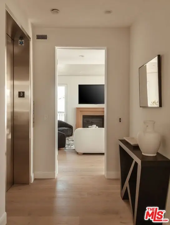 10725 Ashton Avenue #301, Los Angeles, CA 90024 - Image #2