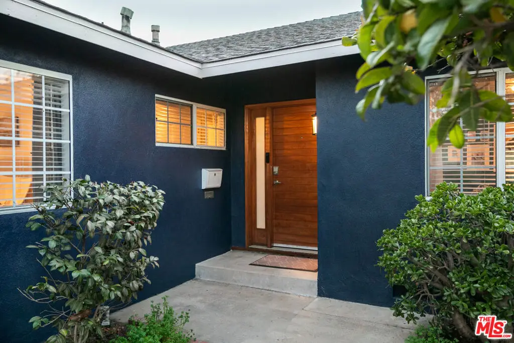 2415 8th Avenue, Los Angeles, CA 90018 - Image #1