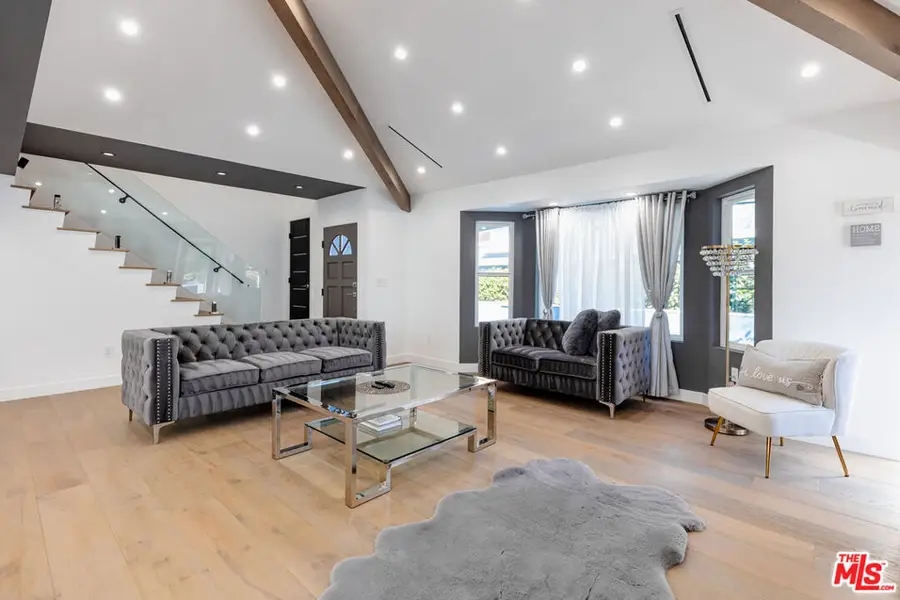 18721 Hatteras Street #10, Tarzana, CA 91356 - Image #3