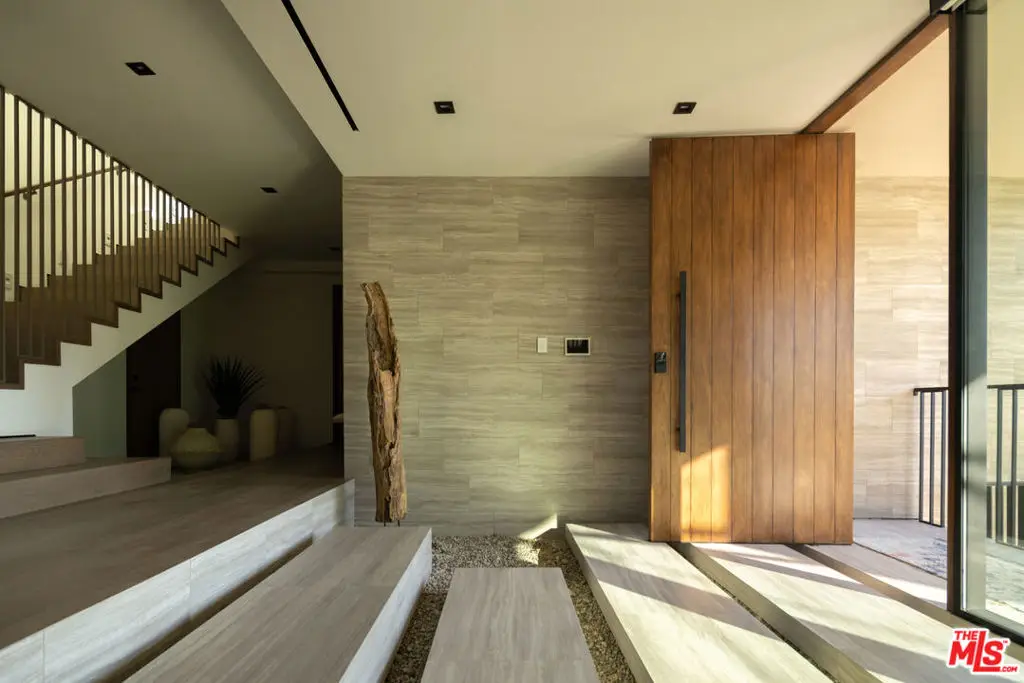 8777 W Hollywood Blvd, Los Angeles, CA 90069 - #1