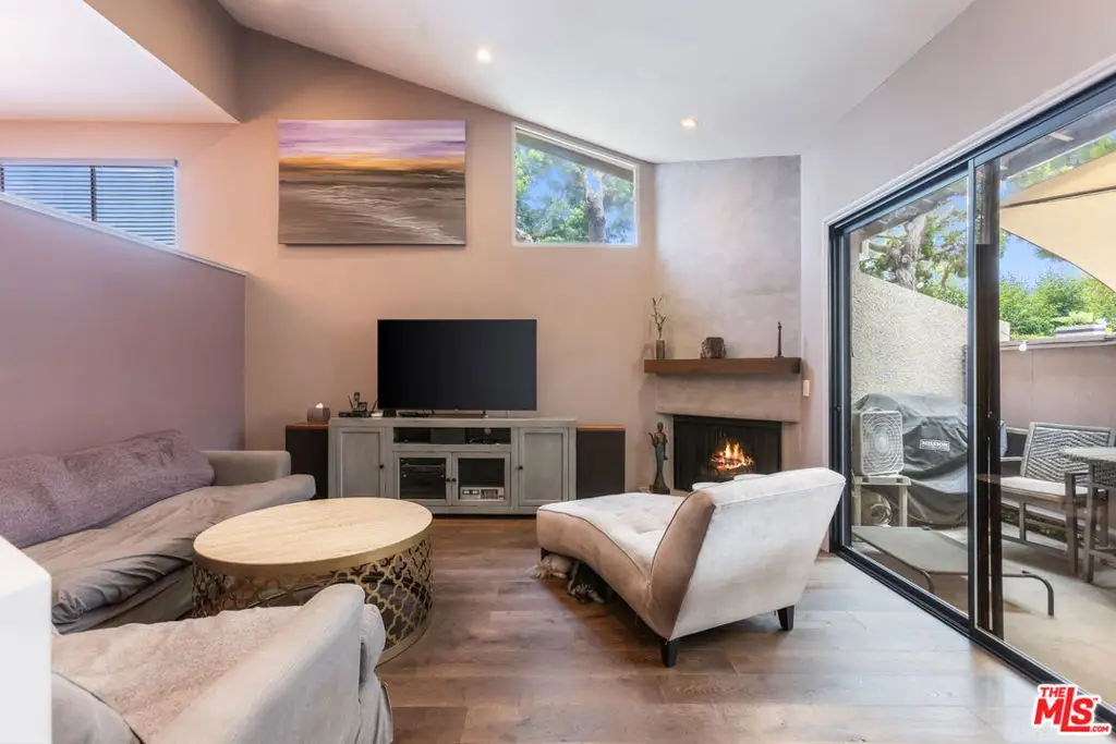 15161 Magnolia Boulevard #F, Sherman Oaks, CA 91403 - Image #1