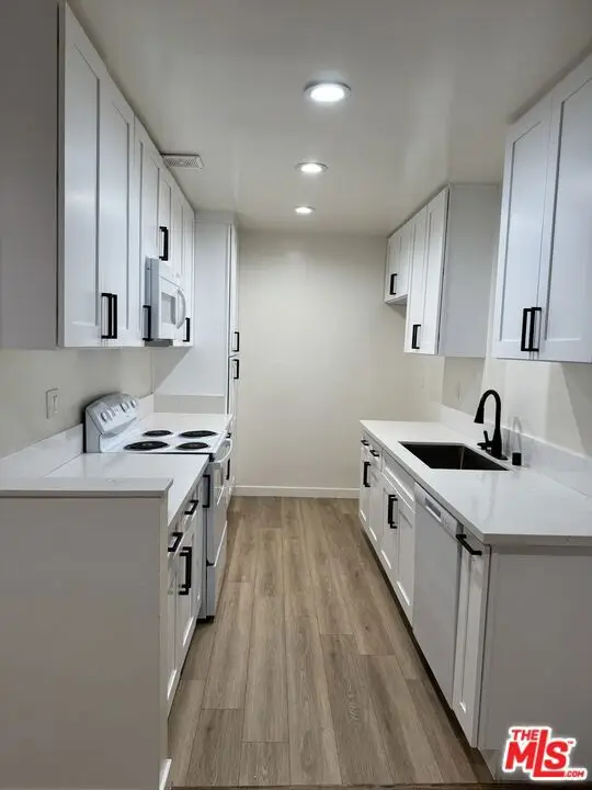 5400 Newcastle Avenue #68, Encino, CA 91316 - #2