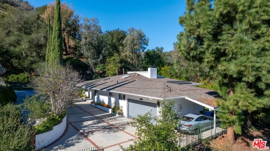 12004 Briarvale Lane, Studio City, CA 91604 - Image #2