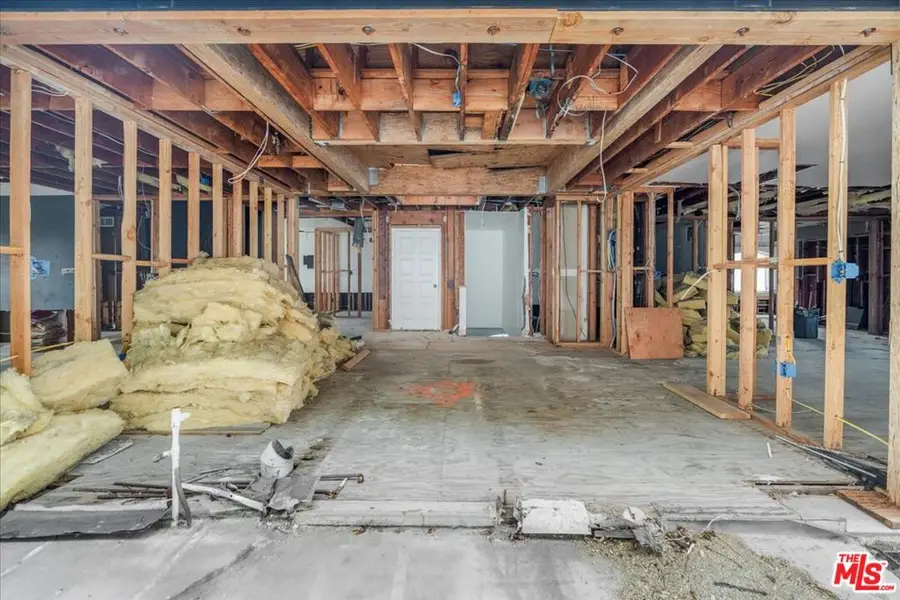 1614 Viewmont Drive, Los Angeles, CA 90069 - Image #2