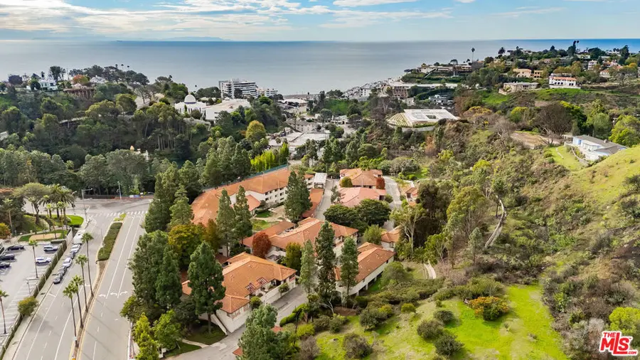 501 Palisades Drive #110, Pacific Palisades, CA 90272 - #2