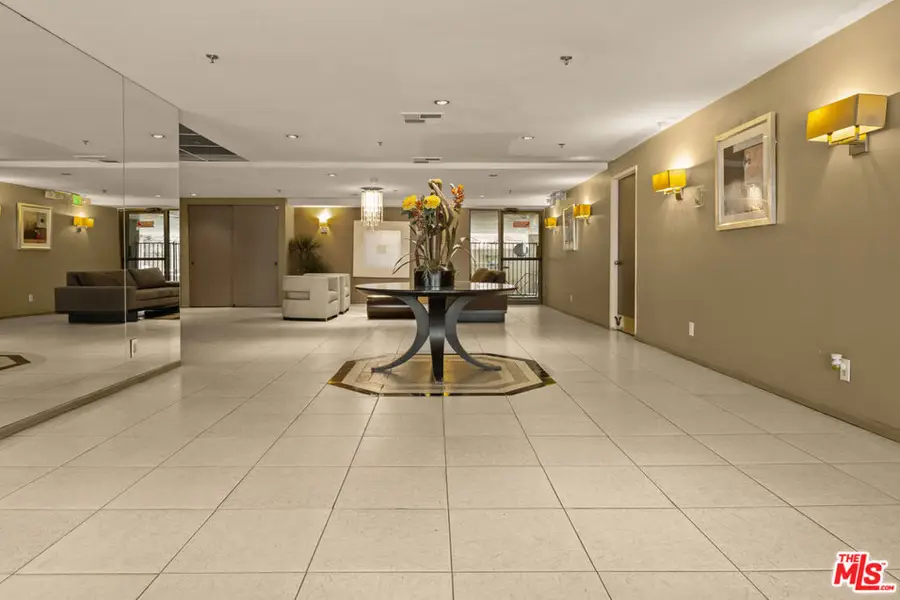 137 S. Palm Drive #203, Beverly Hills, CA 90212 - Image #2