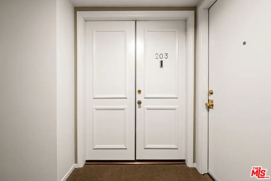 137 S. Palm Drive #203, Beverly Hills, CA 90212 - Image #3