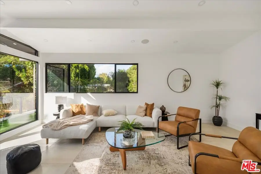 3873 Royal Woods Drive, Sherman Oaks, CA 91403 - Image #3