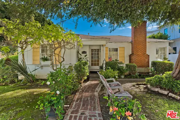 11332 Chenault Street, Los Angeles, CA 90049