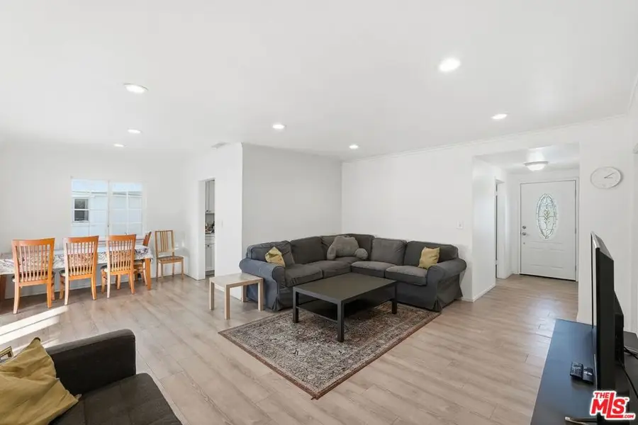 10401 Amigo Avenue, Porter Ranch, CA 91326 - Image #2