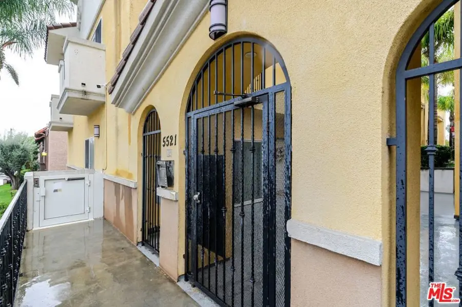 5521 Kester Avenue #7, Sherman Oaks, CA 91411 - Image #2