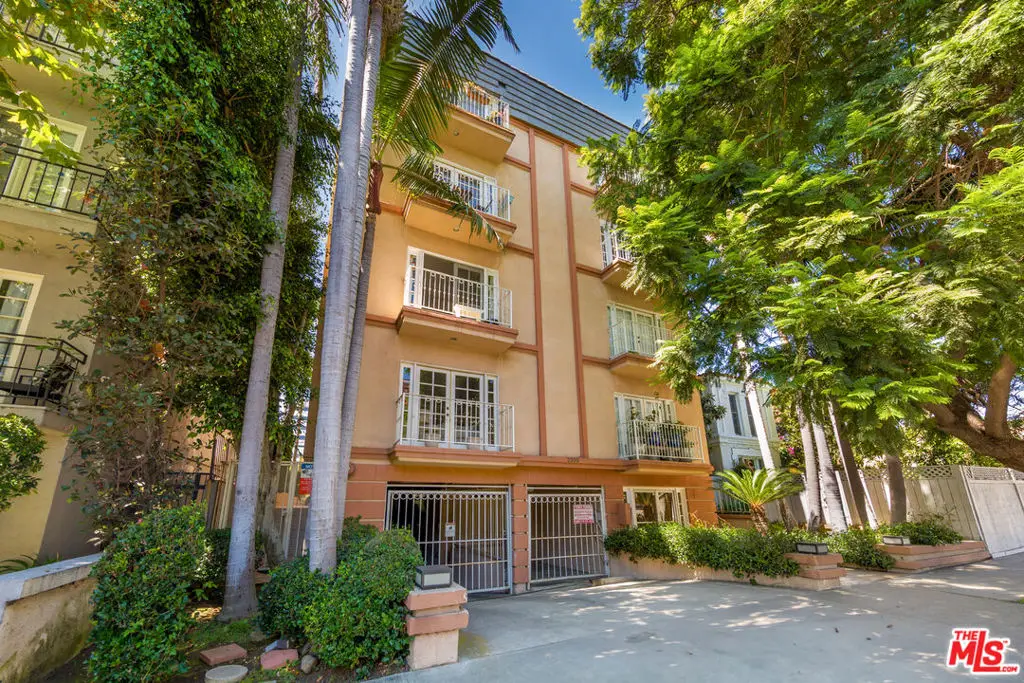 2205 S Bentley Avenue #302, Los Angeles, CA 90064 - Image #1