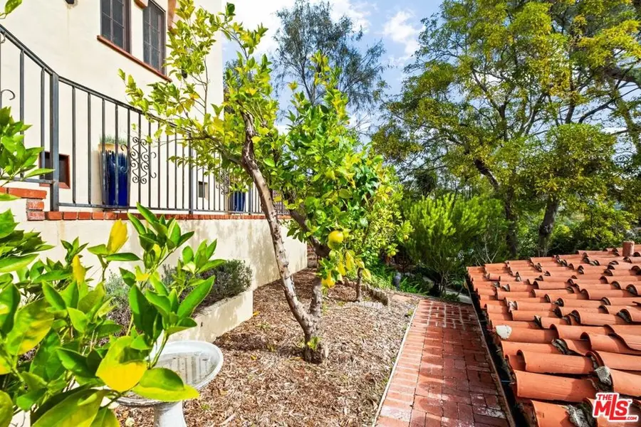 1441 Andenes Drive, Glendale, CA 91208 - Image #2