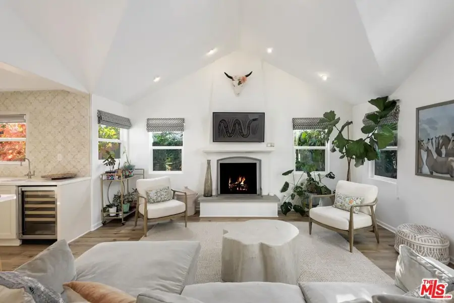 1109 Las Olas Avenue, Santa Barbara, CA 93109 - Image #3