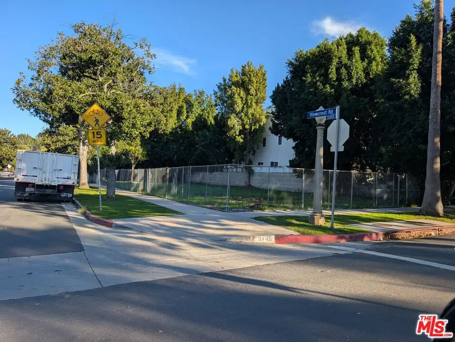 3746 Vantage Avenue, Studio City, CA 91604 - #2