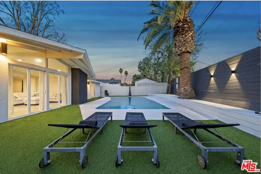 20308 Mobile Street, Winnetka, CA 91306 - #2