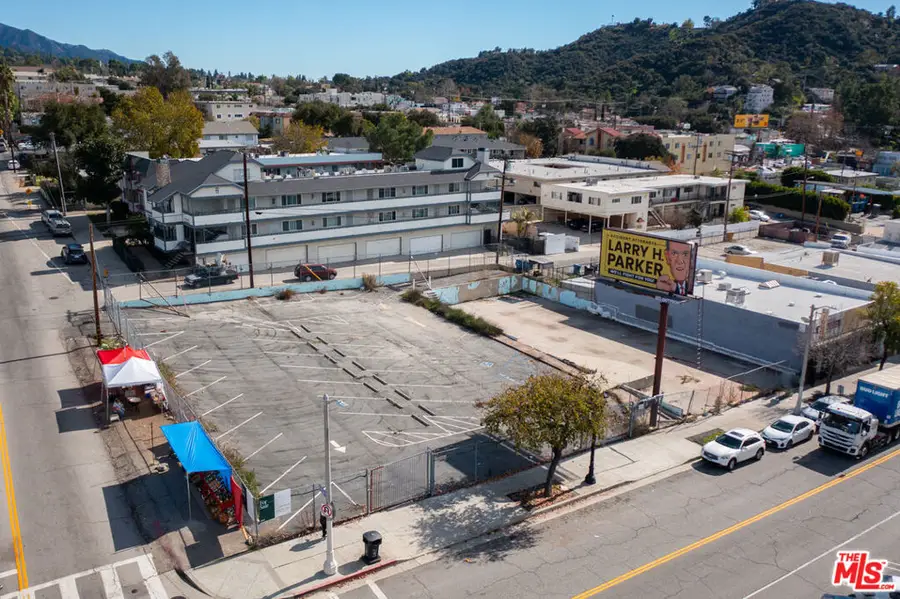 9938 Commerce Avenue, Tujunga, CA 91042 - Image #3