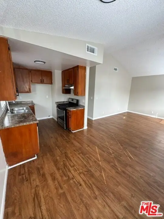 1602 W 206th Street, Torrance, CA 90501 - Image #3