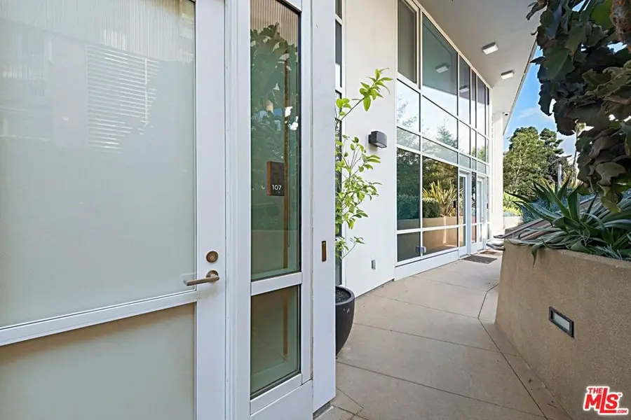 1705 Ocean Ave #107, Santa Monica, CA 90401 - #2