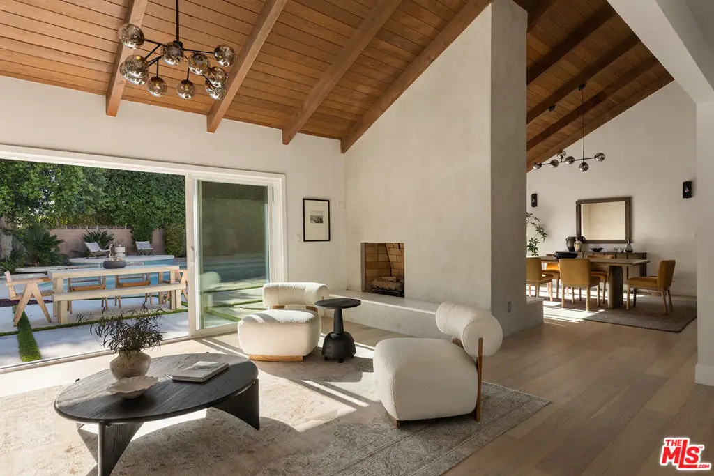 5920 Kentland Avenue, Woodland Hills, CA 91367 - Image #1