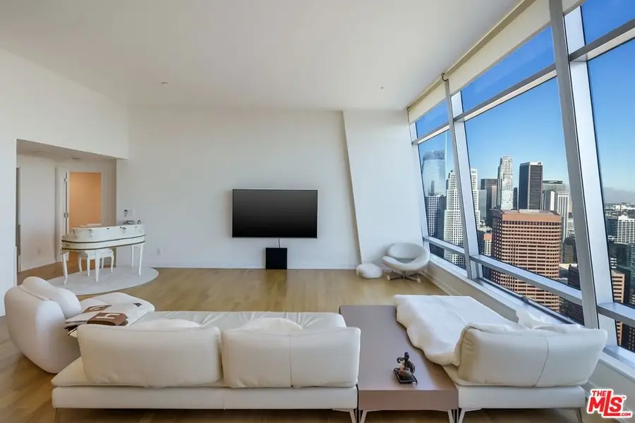 900 W Olympic Boulevard #49C, Los Angeles, CA 90015 - #2