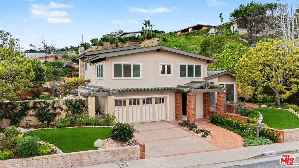 1305 Duende Lane, Pacific Palisades, CA 90272 - Image #1